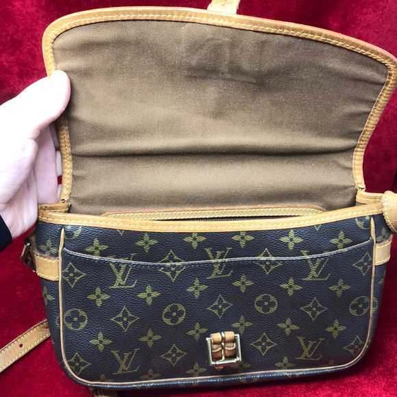 Authentic Louis Vuitton sologne crossbody - Picture 3 of 16